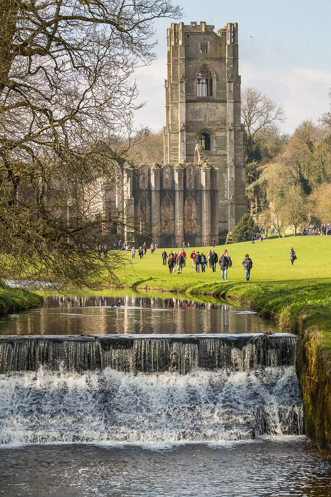 Studley Royal and Fountains Abbey in Ripon near Harrogate North Yorkshire. Showcasing the best in scenic walks and exploring the outdoors within North Yorkshire.