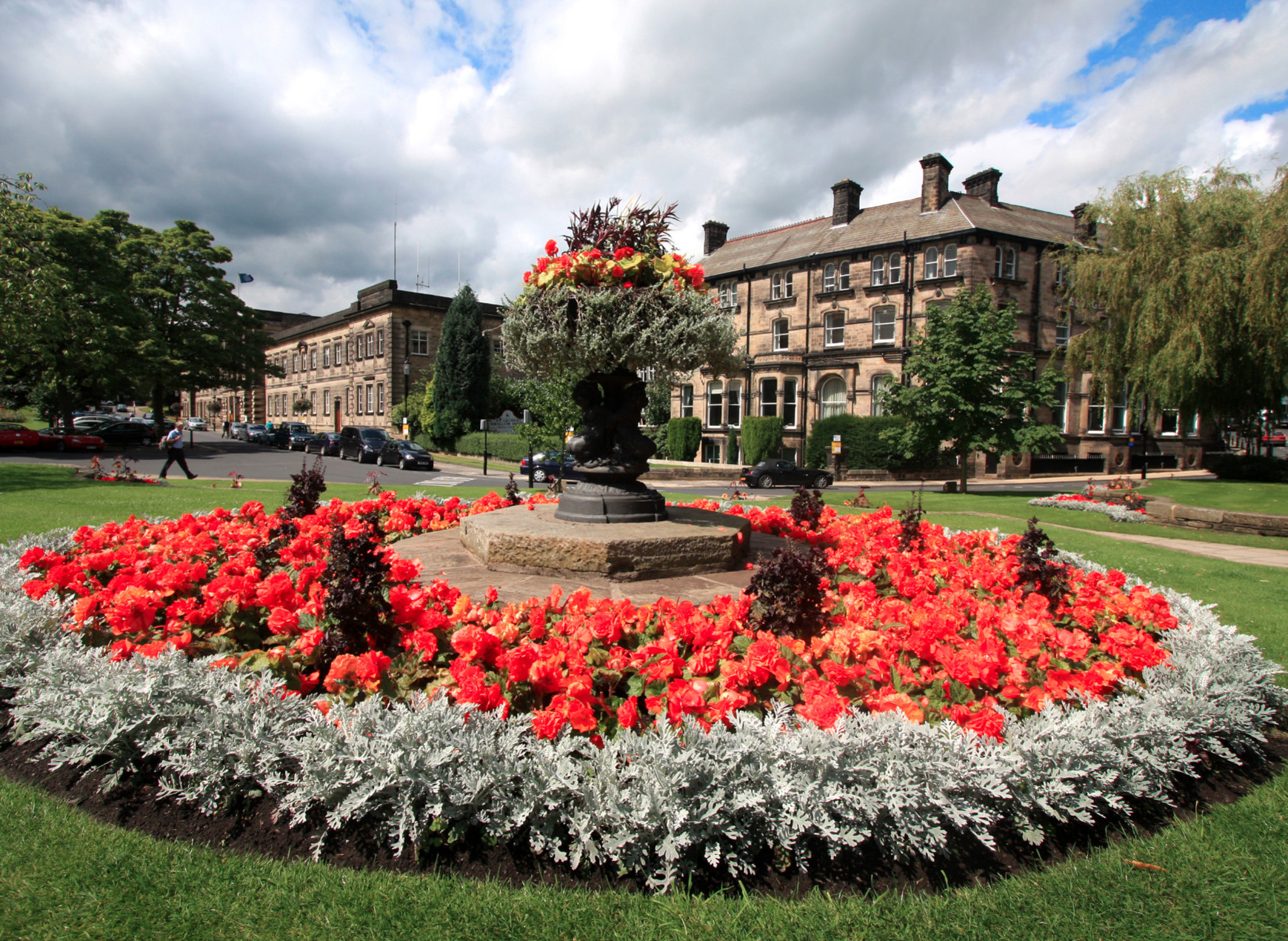 crescent gardens harrogate outside the royal baths chinese restaurant and the george hotel and the conference centre