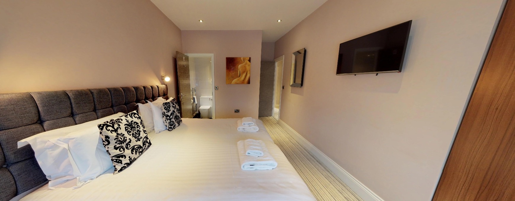 Harrogate Lifestyle offers stylish executive two bedroom two bathroom apartment for up to 4 people with double or twin bed set up facility. For Bookings Call now - 01423 568820